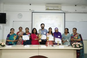 Dr.Anita-Belapurkar-Dean-Principal-H.G.M.Azam-College-of-Education-with-Judges-Asst-Prof.Mumtaz-Shaikh-Program-Incharge-with-Winners-scaled-1